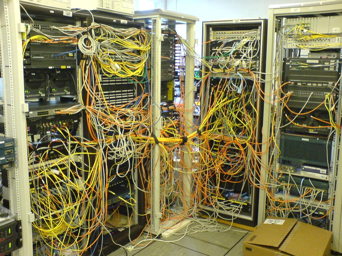 Glorious Cable Management : pics electrical wiring jobs 
